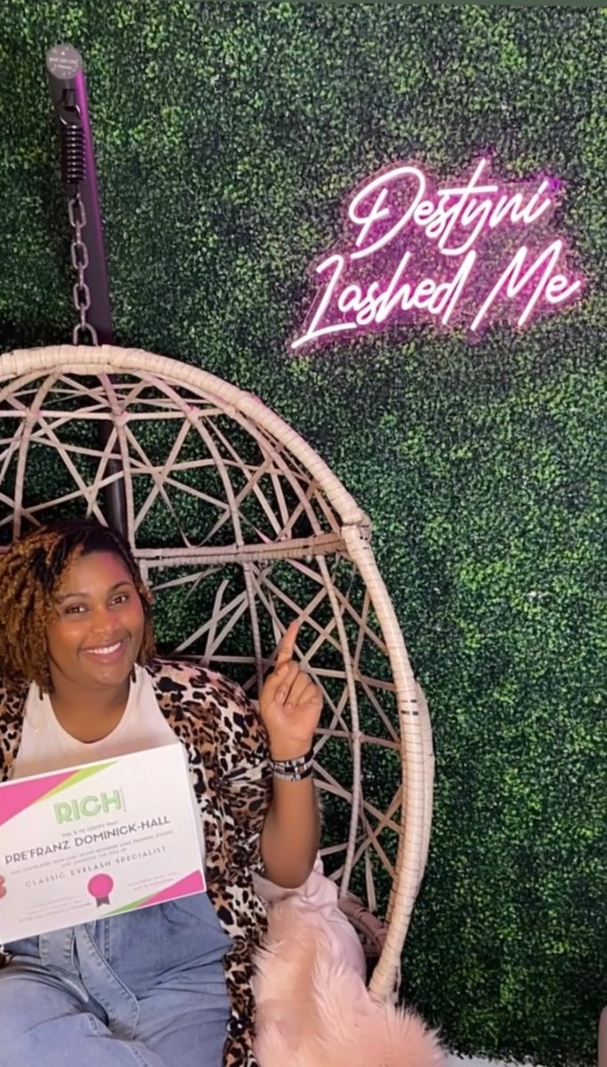 Lash Mastery Momprenuer Package: Get Certified, Earn $200+ Per Day, And Secure Your First or Next Client in 14 Days - Rich Lash University