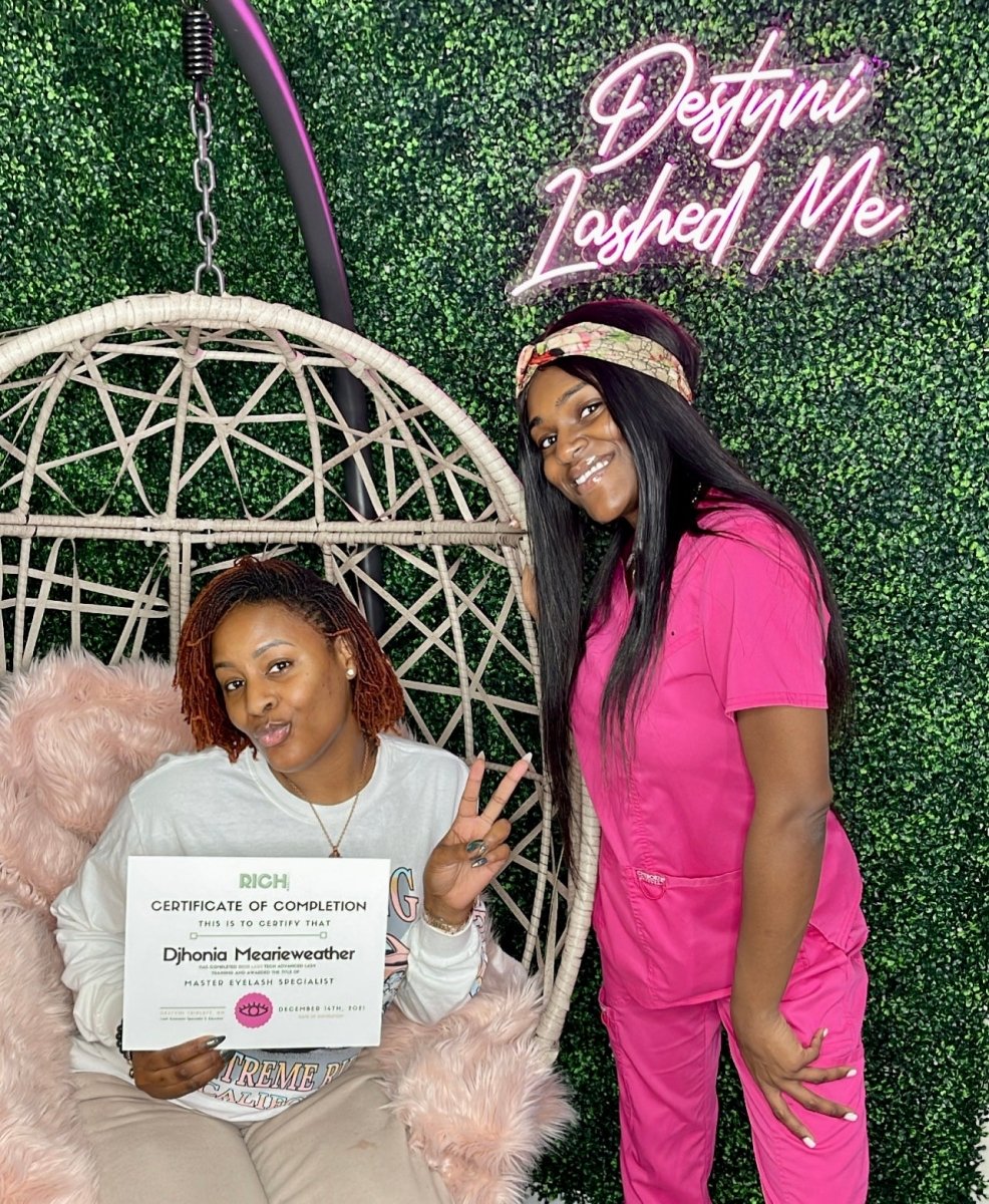 Lash Mastery Momprenuer Package: Get Certified, Earn $200+ Per Day, And Secure Your First or Next Client in 14 Days - Rich Lash University