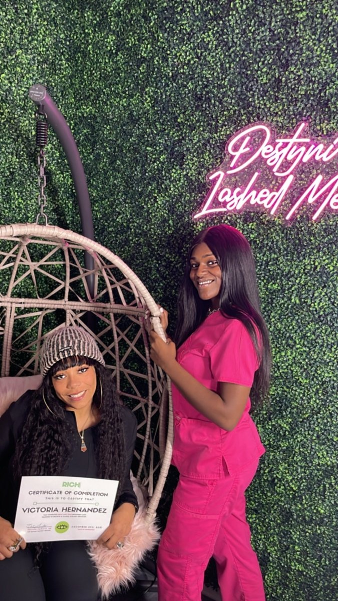 Lash Mastery Momprenuer Package: Get Certified, Earn $200+ Per Day, And Secure Your First or Next Client in 14 Days - Rich Lash University