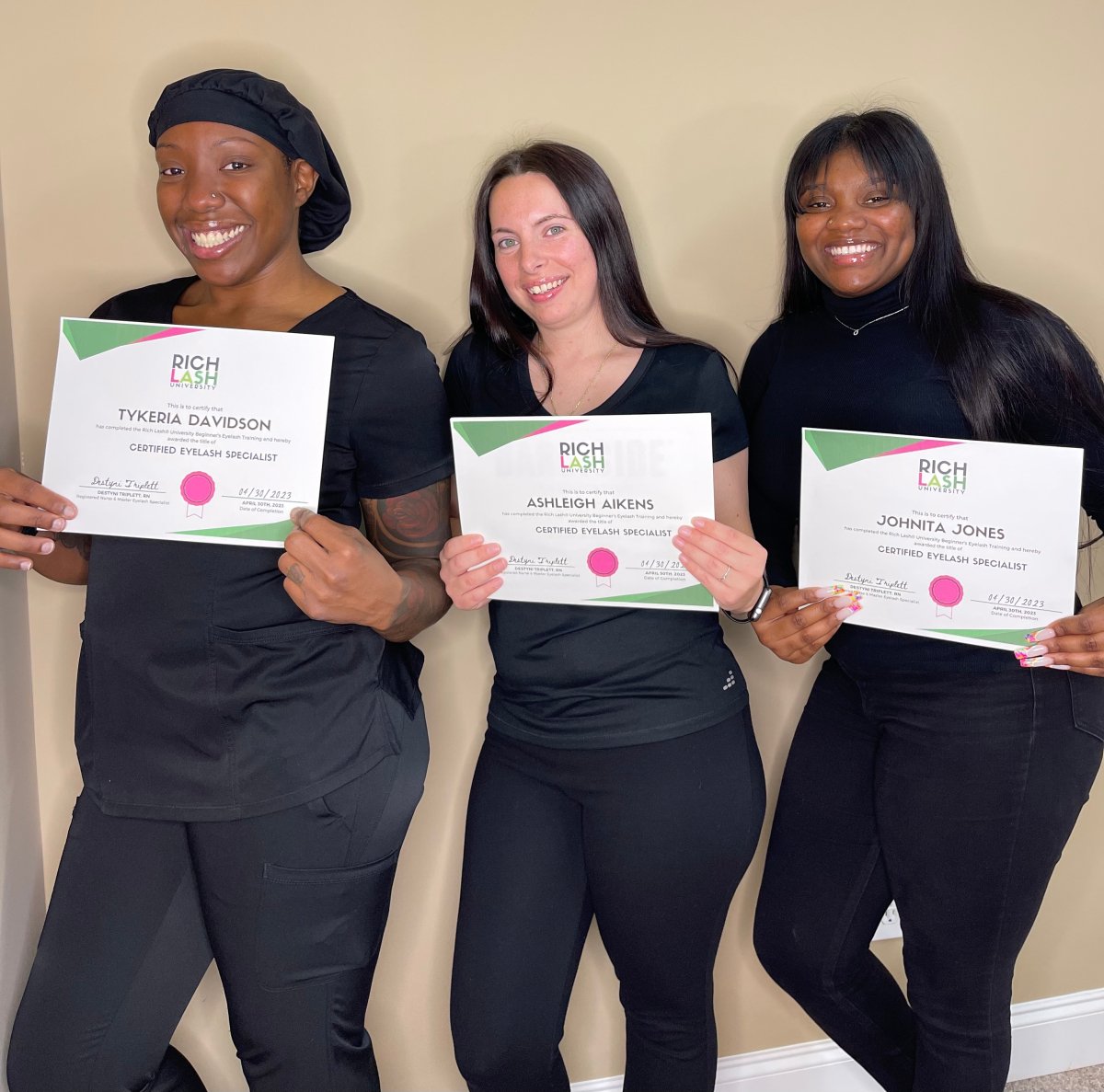 The Lash Mastery Mompreneur Package: Become A Home-Based Certified Lash Artist, Earn $200+ Per Day, And Secure Your First Client in 14 Days - Rich Lash University