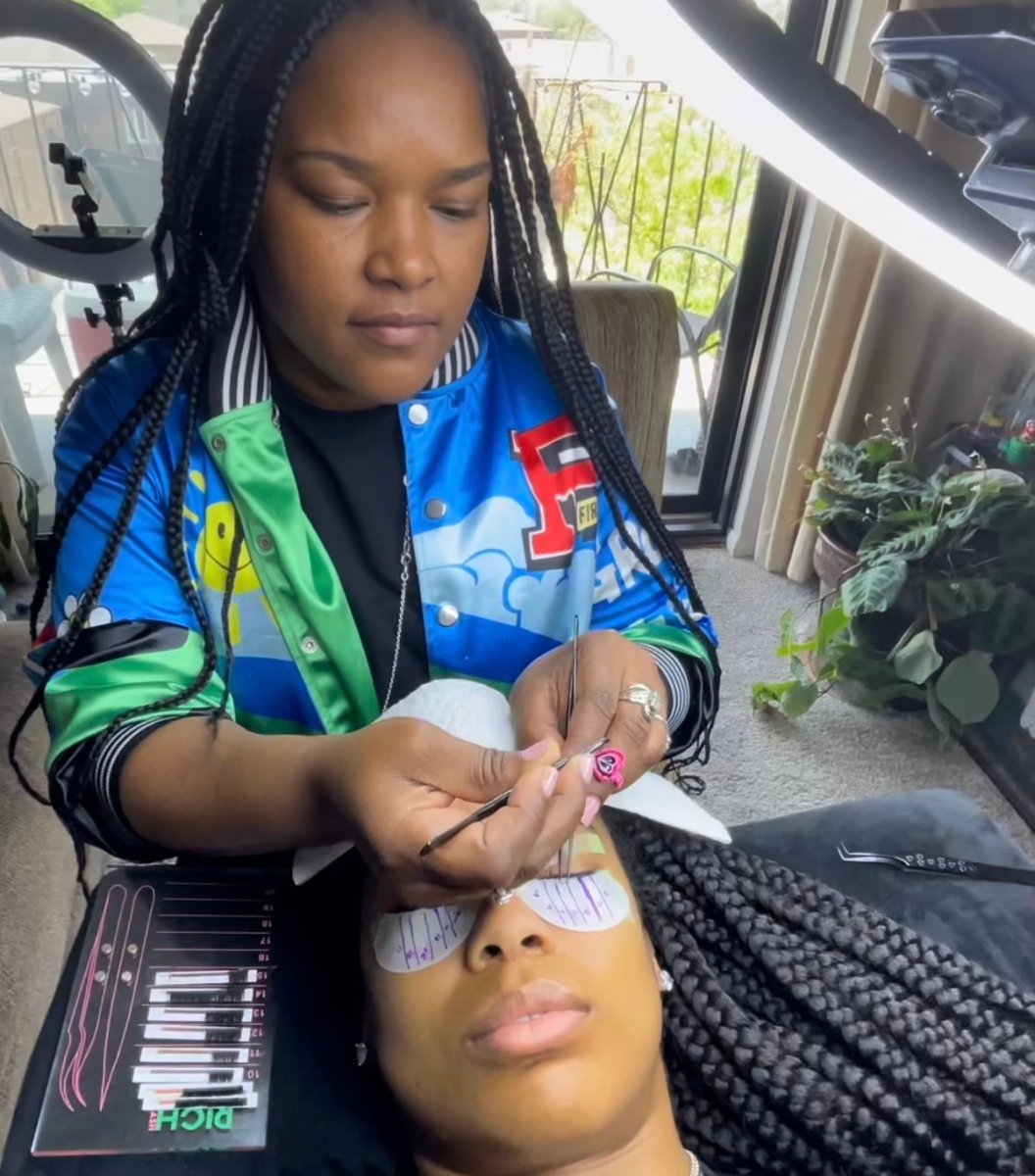 The Lash Mastery Mompreneur Package: Become A Home-Based Certified Lash Artist, Earn $200+ Per Day, And Secure Your First Client in 14 Days - Rich Lash University